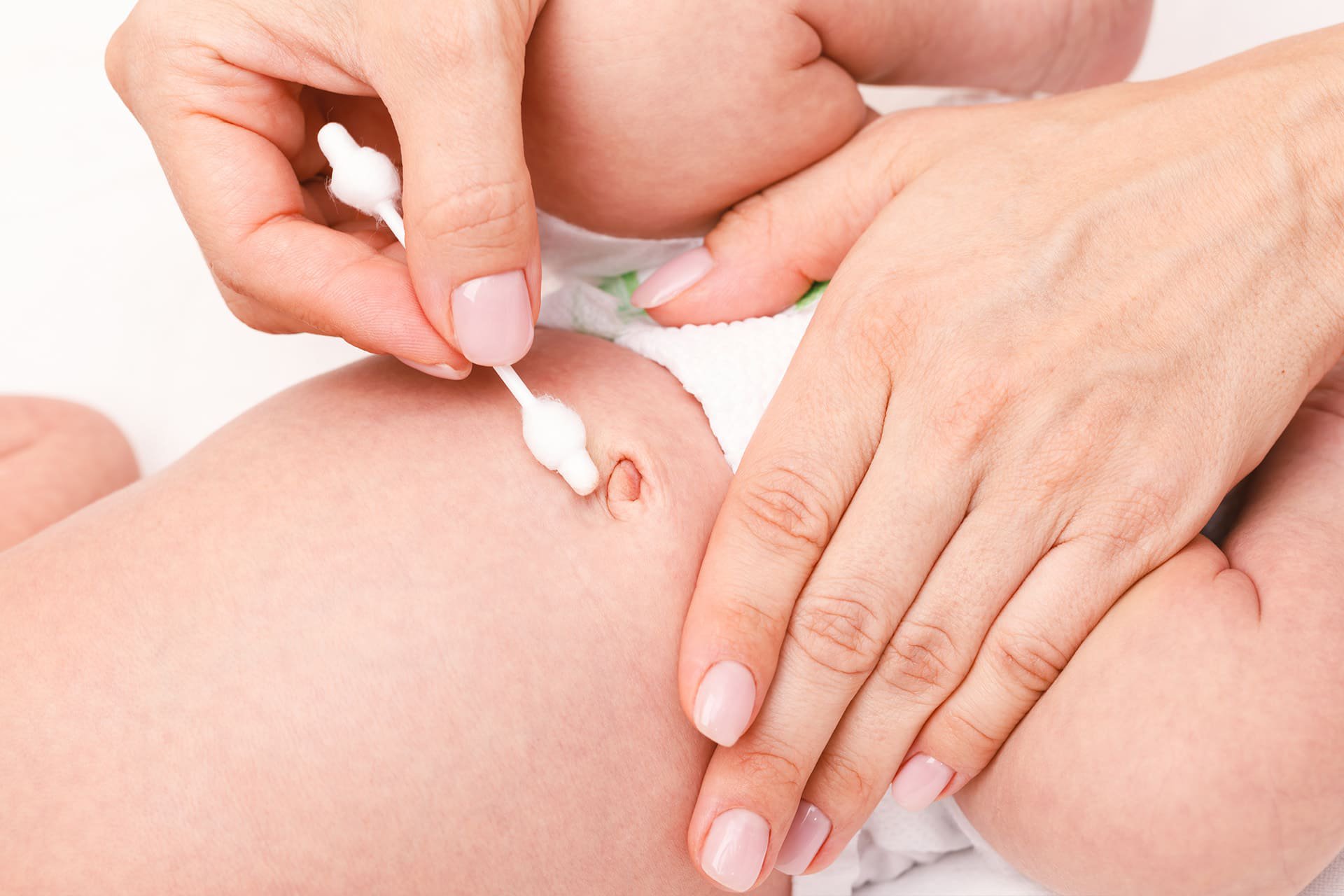 Cuidado del cordón umbilical luego del nacimiento de tu bebé (1).jpg