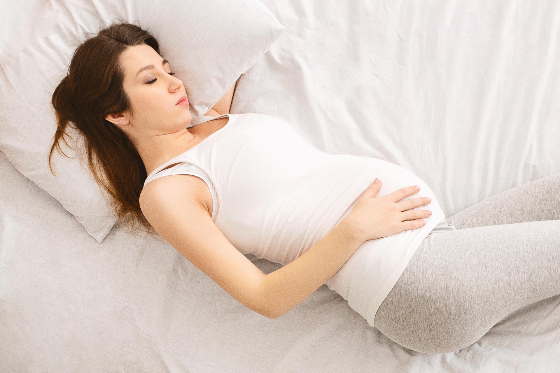 Importancia-del-sueño-en-el-desarrollo-del-bebé-en-el-embarazo.jpg