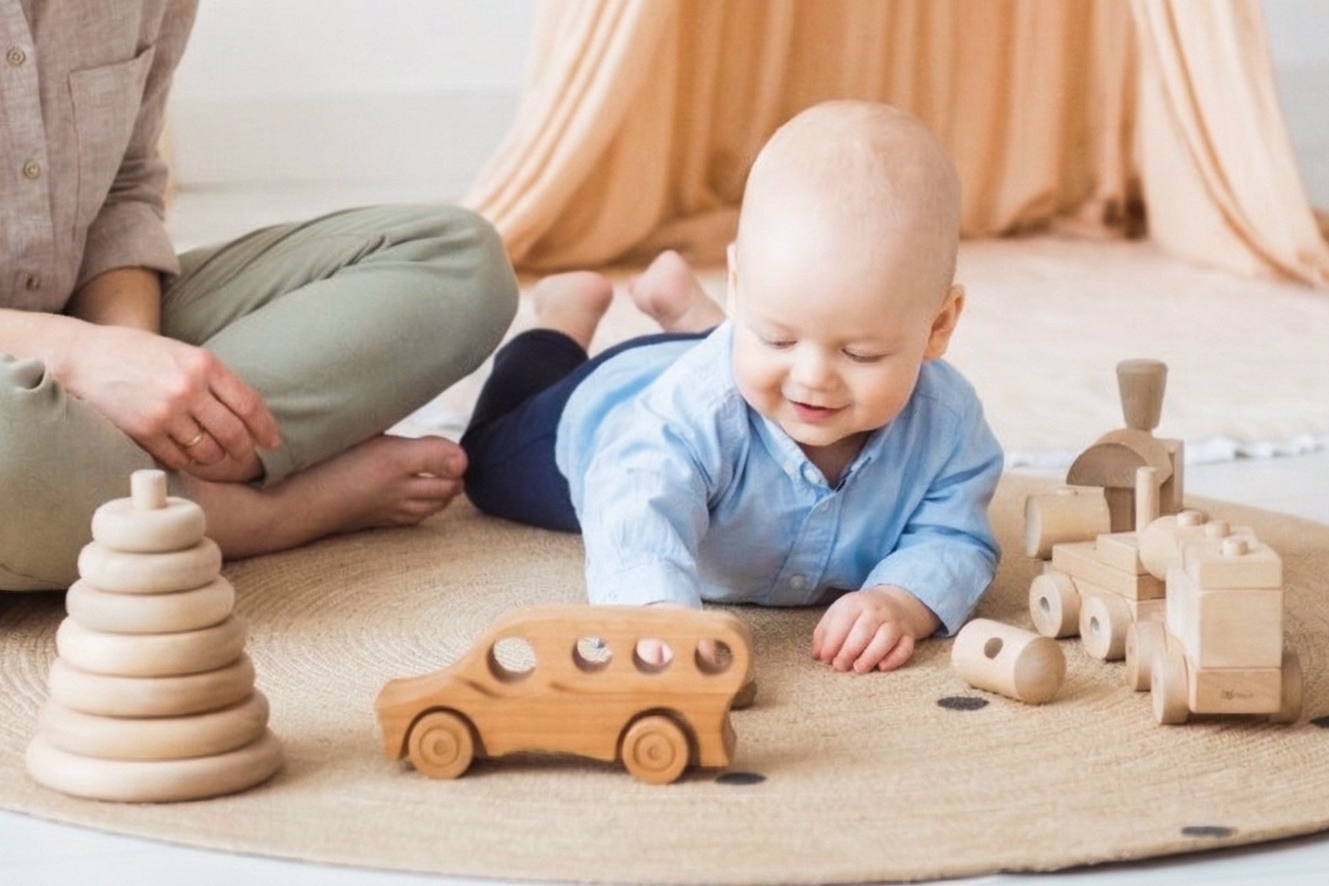 Bebé jugando.
