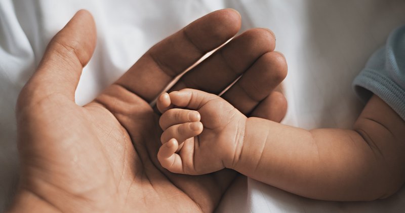 bebe-se-golpea-la-cabeza-2