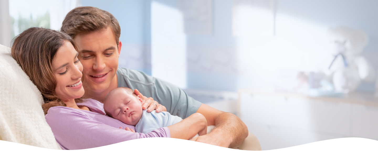 Papás con su bebé recién nacido